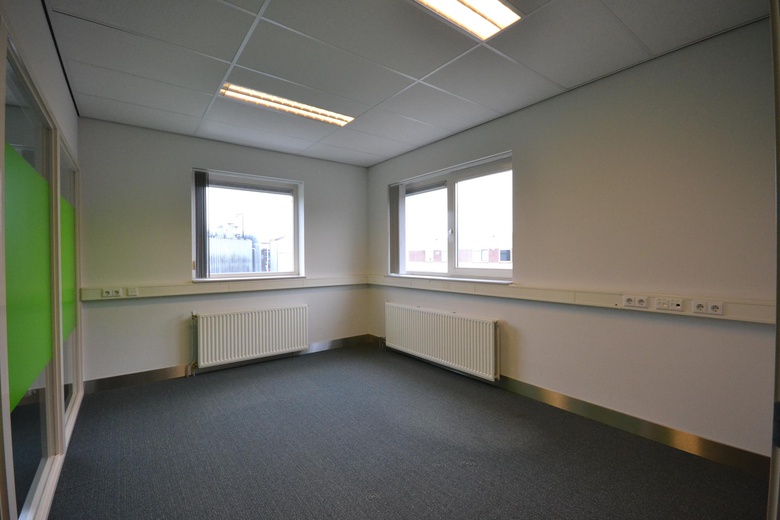 KantoorruimteaanParallelweg 10<br/> inVolendam KantoorruimteaanParallelweg 10<br/> inVolendam