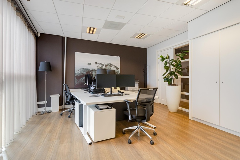 BedrijfsruimteaanLooier 5<br/> inNieuwkuijk BedrijfsruimteaanLooier 5<br/> inNieuwkuijk