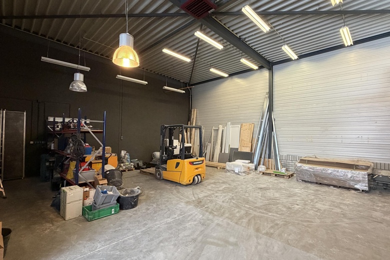 BedrijfsruimteaanRooseindsestraat 97<br/> inHelmond