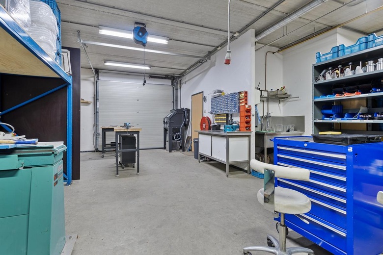 BedrijfsruimteaanLuzernestraat 33 A<br/> inNieuw-Vennep