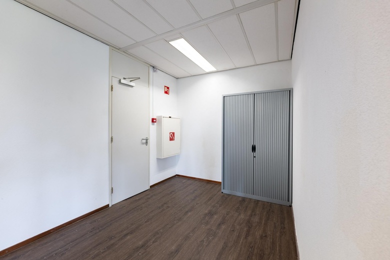 KantoorruimteaanCurieweg 7<br/> inSpijkenisse KantoorruimteaanCurieweg 7<br/> inSpijkenisse