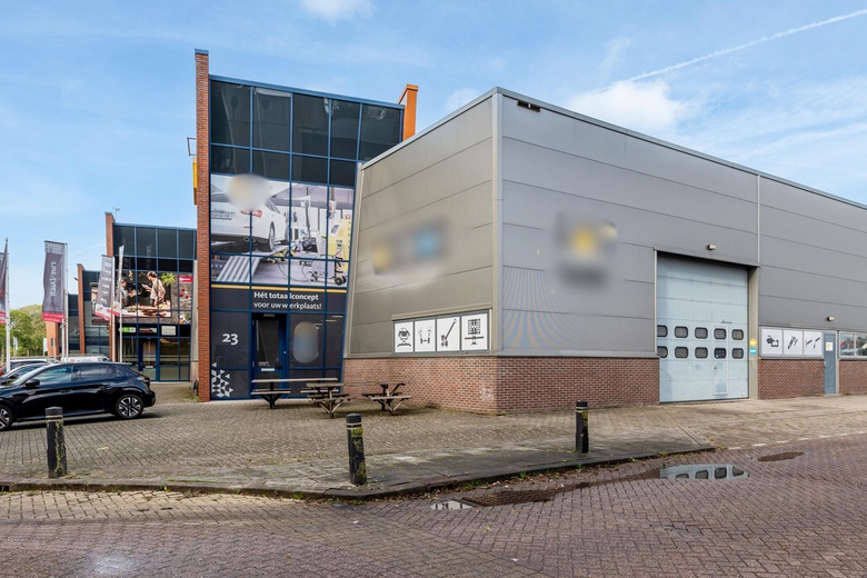 BedrijfsruimteaanLeeghwaterstraat 23<br/> inSliedrecht