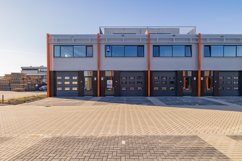 BedrijfsruimteaanCilinderweg 75<br/> inRoelofarendsveen