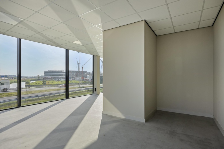 BedrijfsruimteaanHonderdland 996<br/> inMaasdijk