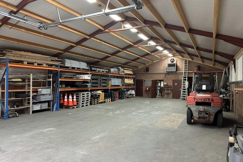 BedrijfsruimteaanHoofdstraat 91<br/> inZenderen