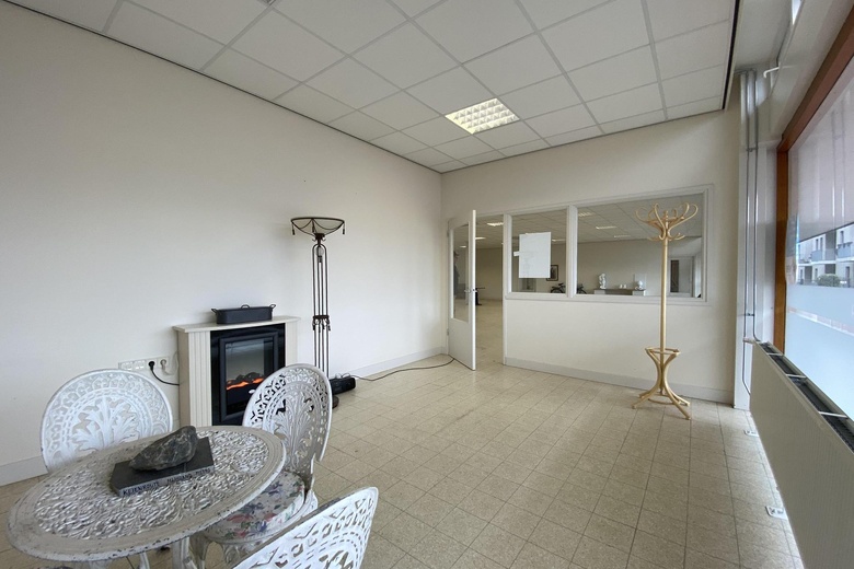 WinkelruimteaanMarktplein 12<br/> inGeulle WinkelruimteaanMarktplein 12<br/> inGeulle