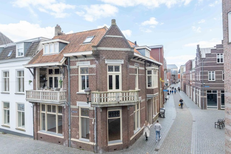 WinkelruimteaanVoetboog 4<br/> inBergen