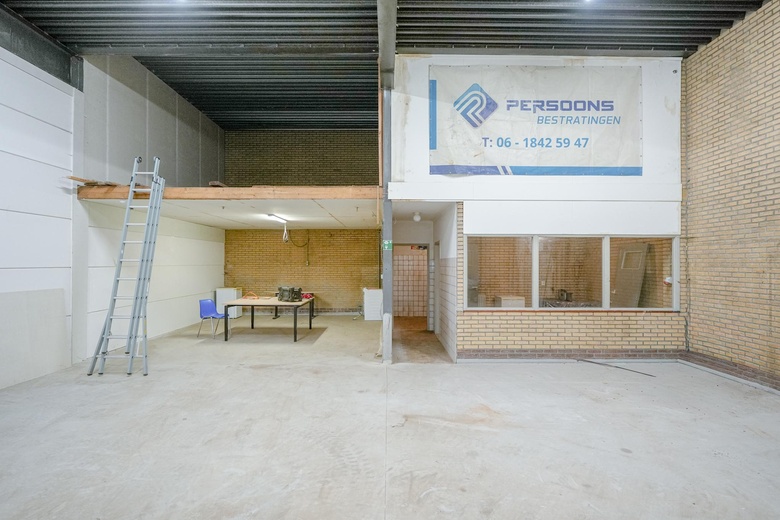 BedrijfsruimteaanOranjelaan 42 j<br/> inBeek en Donk