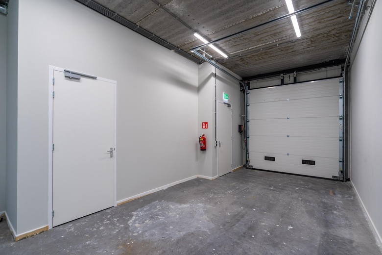 BedrijfsruimteaanEemmeerlaan 2 L<br/> inWeesp