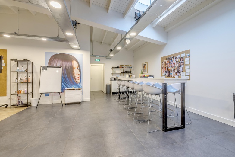 WinkelruimteaanBeekstraat 68<br/> inArnhem WinkelruimteaanBeekstraat 68<br/> inArnhem