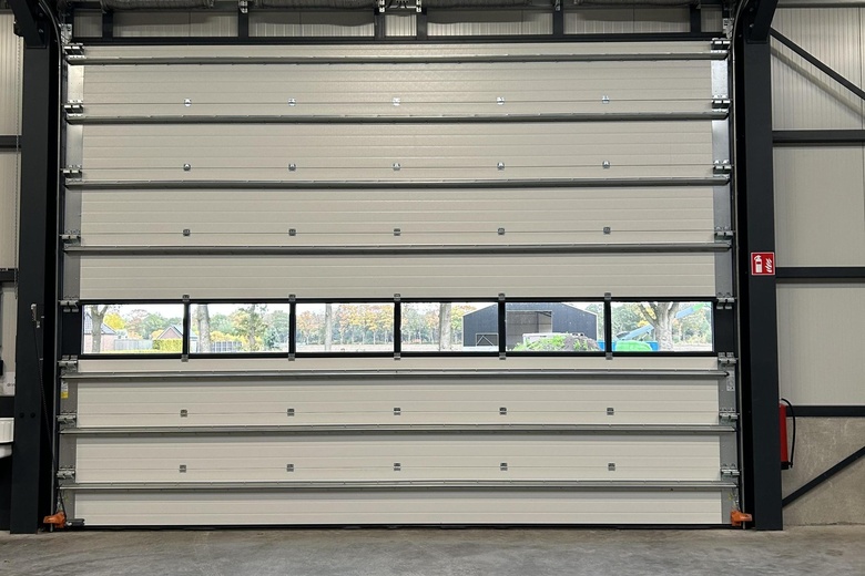 BedrijfsruimteaanLeeuwerikweg 26 - 30<br/> inDe Mortel