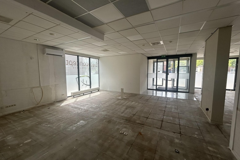 WinkelruimteaanOranjeplein 38<br/> inMaasdijk WinkelruimteaanOranjeplein 38<br/> inMaasdijk