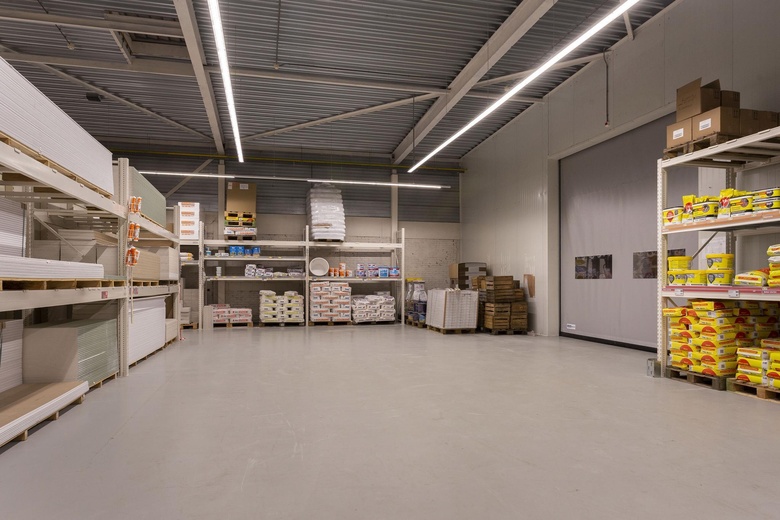 WinkelruimteaanHeesweg 17<br/> inRaalte WinkelruimteaanHeesweg 17<br/> inRaalte
