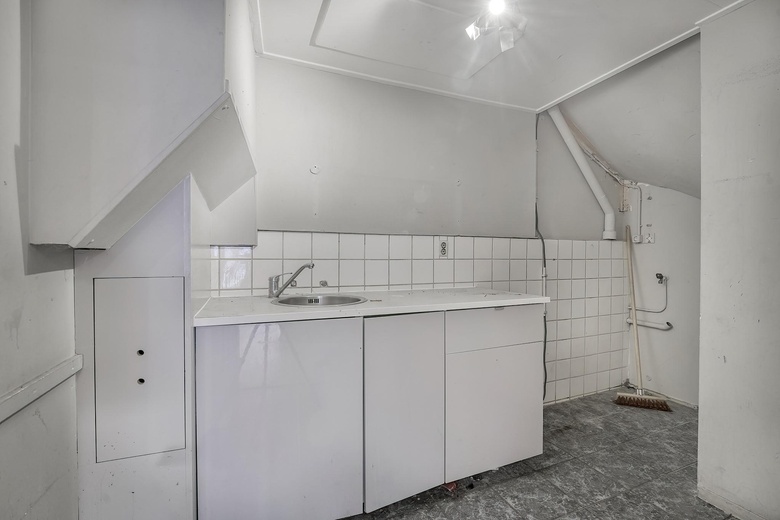 WinkelruimteaanDoezastraat 28<br/> inLeiden WinkelruimteaanDoezastraat 28<br/> inLeiden