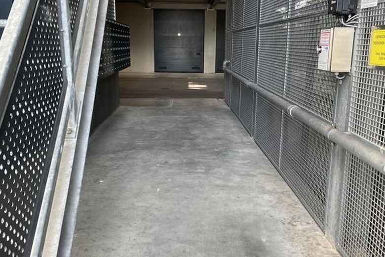 Bedrijfsruimteaan1e Tochtweg 13 e 2<br/> inNieuwerkerk aan den IJssel