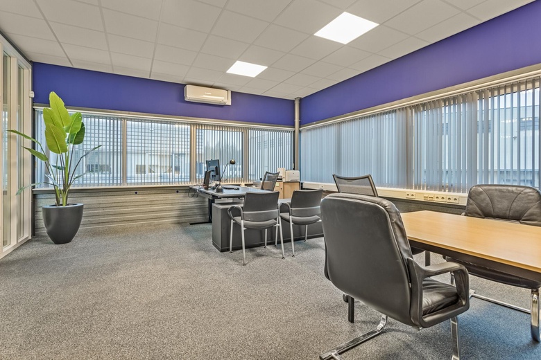 BedrijfsruimteaanTieleman en Drosweg 17<br/> inLeiden