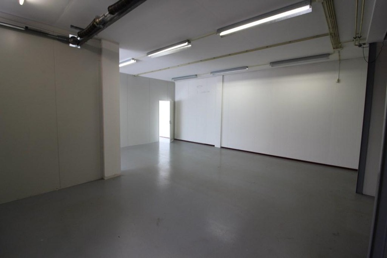 WinkelruimteaanBellstraat 2 D<br/> inVlaardingen WinkelruimteaanBellstraat 2 D<br/> inVlaardingen