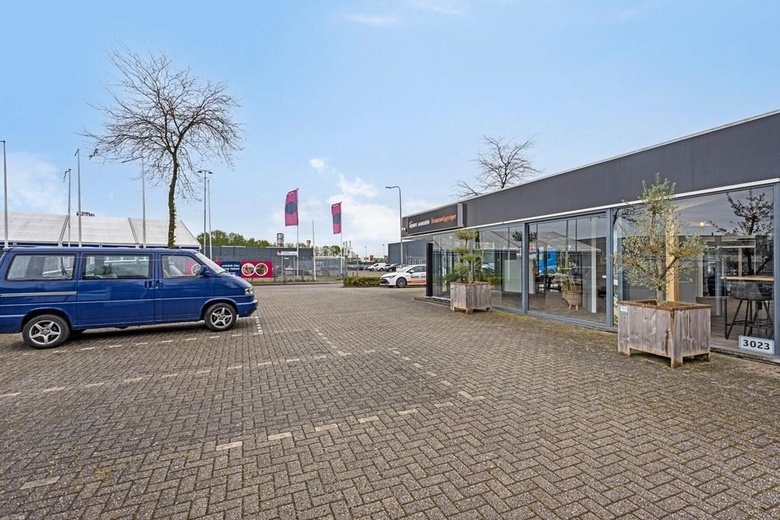 BedrijfsruimteaanBurghoffweg 18<br/> inRoermond BedrijfsruimteaanBurghoffweg 18<br/> inRoermond