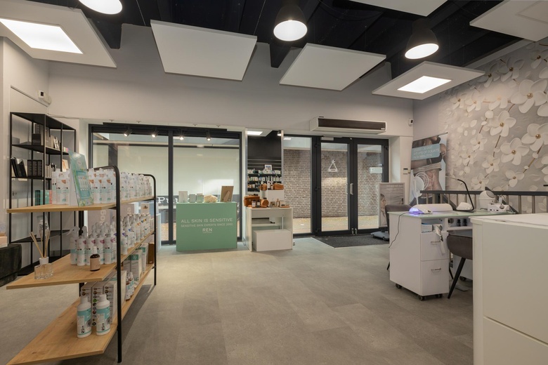 WinkelruimteaanKerksingel 27<br/> inBerkel en Rodenrijs WinkelruimteaanKerksingel 27<br/> inBerkel en Rodenrijs