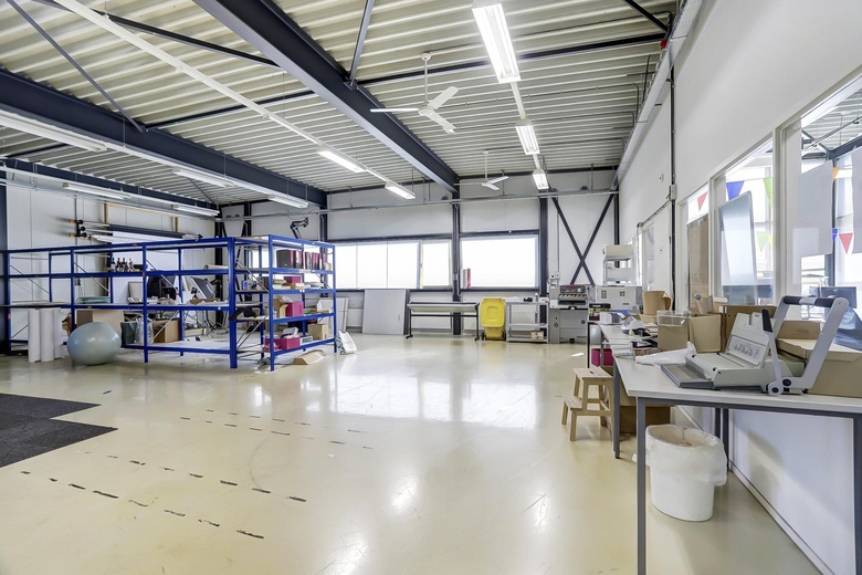 BedrijfsruimteaanAmbachtsstraat 75<br/> inWinterswijk BedrijfsruimteaanAmbachtsstraat 75<br/> inWinterswijk