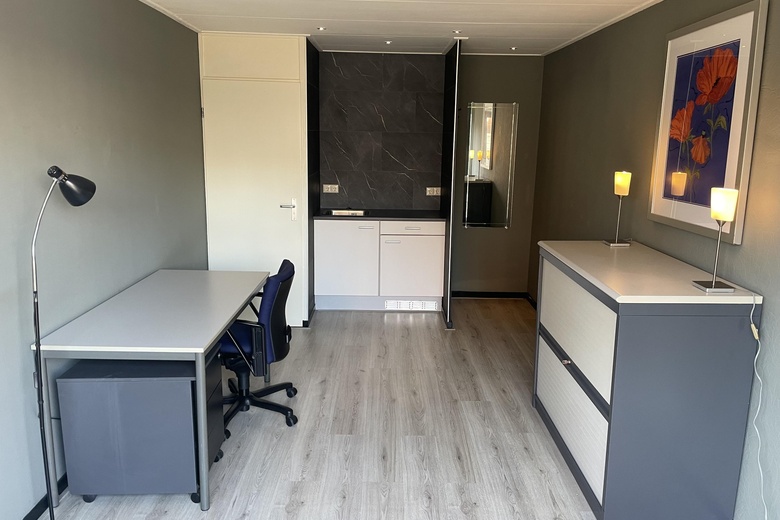 BedrijfsruimteaanCornelis Evertsenstraat 0 ong<br/> inZwijndrecht