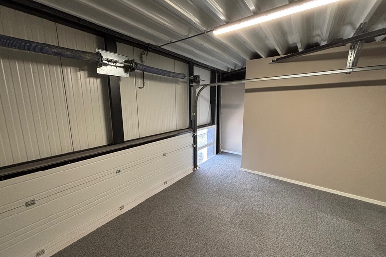 BedrijfsruimteaanRietwaard 10 B<br/> inDen Bosch BedrijfsruimteaanRietwaard 10 B<br/> inDen Bosch