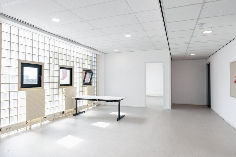 KantoorruimteaanHanzeplein 11 - 27 (unit 4.01/4.10) 0 ong<br/> inZwolle