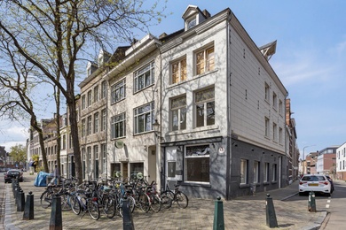 Bekijk foto 2 van Hoogbrugstraat 2