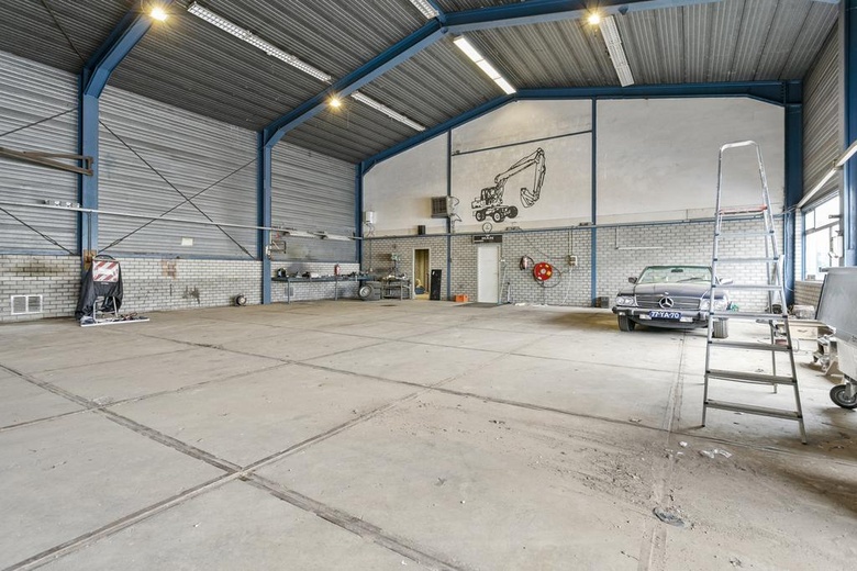 BedrijfsruimteaanAmbachtsstraat 11<br/> inPoortugaal