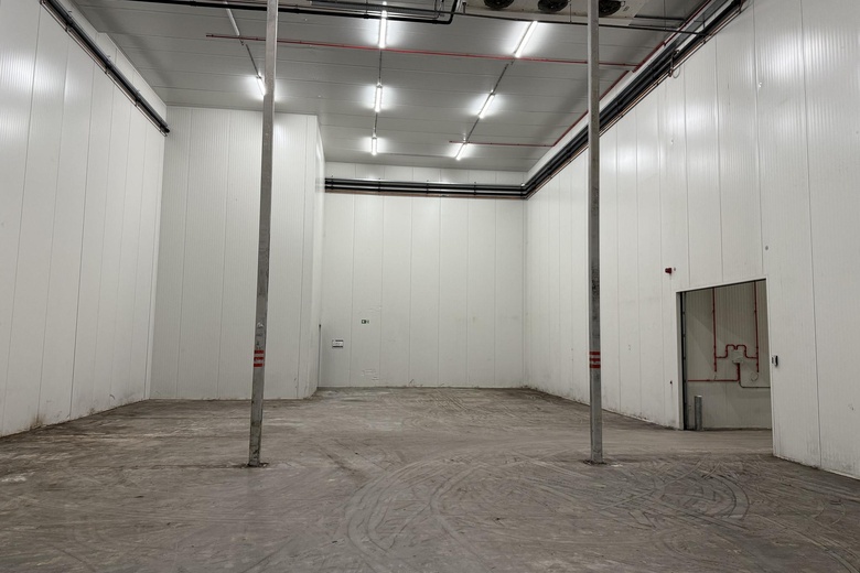BedrijfsruimteaanDonk 5<br/> inBarendrecht BedrijfsruimteaanDonk 5<br/> inBarendrecht
