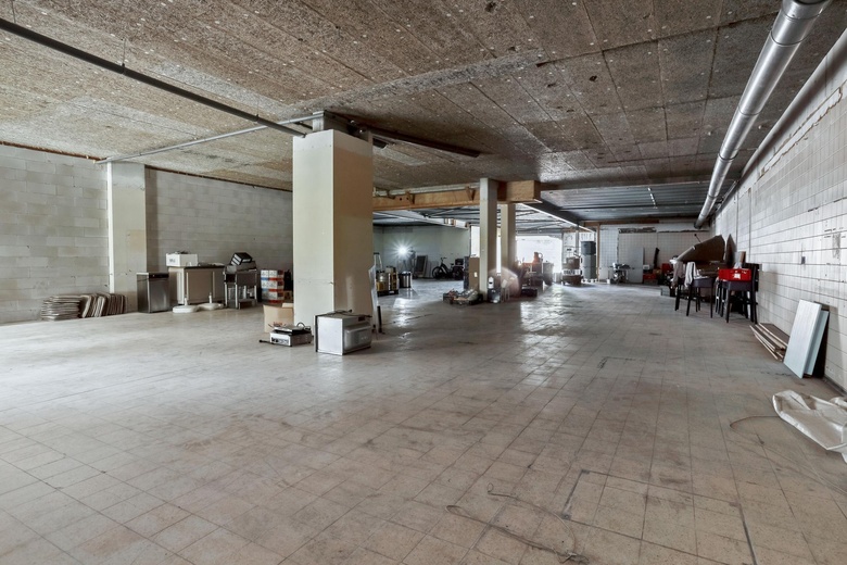WinkelruimteaanKloosterstraat 14 - 66<br/> inGrubbenvorst WinkelruimteaanKloosterstraat 14 - 66<br/> inGrubbenvorst