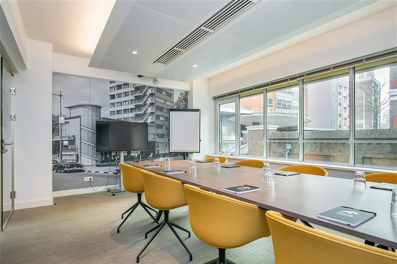 KantoorruimteaanCoolsingel 104<br/> inRotterdam KantoorruimteaanCoolsingel 104<br/> inRotterdam