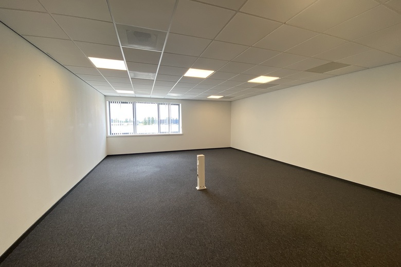 Kantoorruimteaanvan Schijndelstraat 8<br/> inWaalwijk Kantoorruimteaanvan Schijndelstraat 8<br/> inWaalwijk