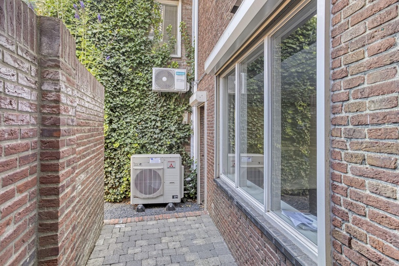 KantoorruimteaanBurgemeester van der Klokkenlaan 21 a<br/> inWaalwijk KantoorruimteaanBurgemeester van der Klokkenlaan 21 a<br/> inWaalwijk