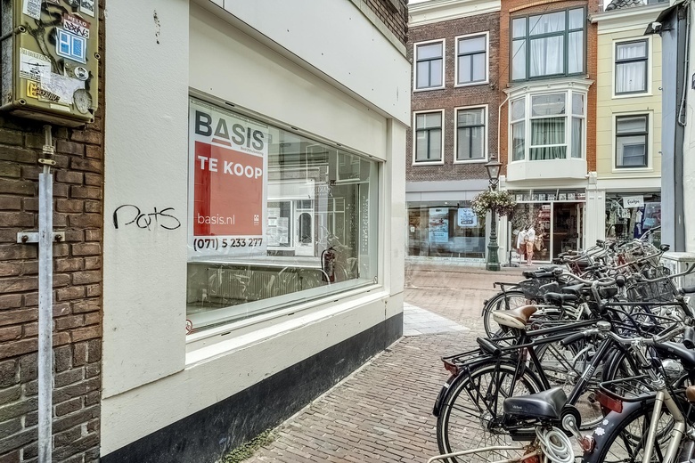 WinkelruimteaanHaarlemmerstraat 210<br/> inLeiden WinkelruimteaanHaarlemmerstraat 210<br/> inLeiden