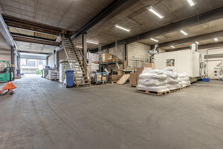 BedrijfsruimteaanDuivendijk 7<br/> inNuenen BedrijfsruimteaanDuivendijk 7<br/> inNuenen