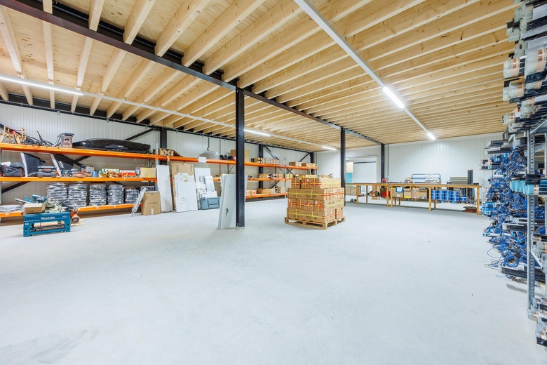 BedrijfsruimteaanDwarsvaartweg 6<br/> inLelystad BedrijfsruimteaanDwarsvaartweg 6<br/> inLelystad
