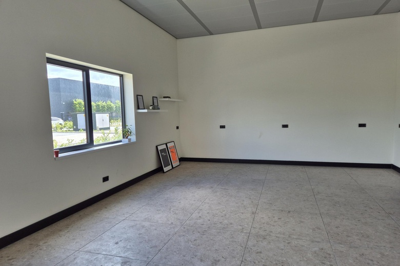 BedrijfsruimteaanJohn Stuart Millweg 11<br/> inZwaag BedrijfsruimteaanJohn Stuart Millweg 11<br/> inZwaag