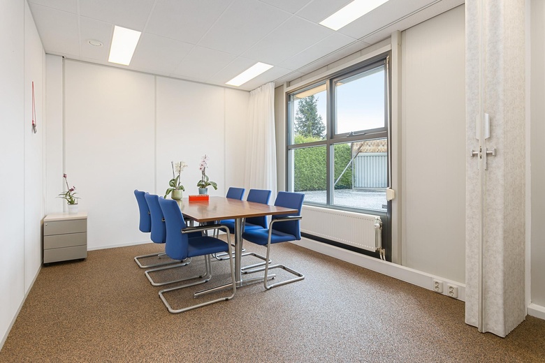 KantoorruimteaanVluchtoord 24<br/> inUden