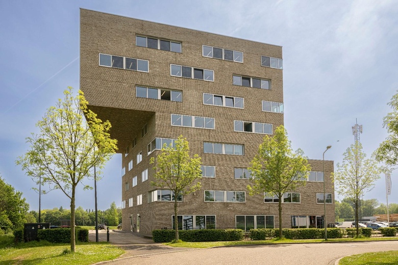 BedrijfsruimteaanTransportlaan 1<br/> inGeleen BedrijfsruimteaanTransportlaan 1<br/> inGeleen