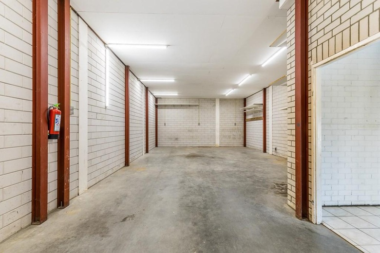 BedrijfsruimteaanAmbachtsweg 39 E<br/> inPijnacker