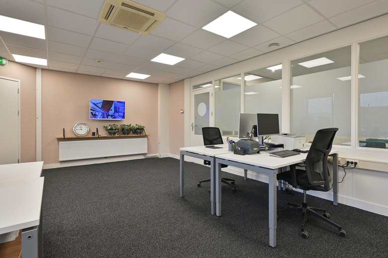 BedrijfsruimteaanRokerijweg 4 a<br/> inHuizen