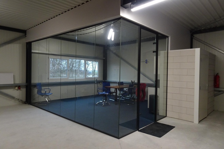 BedrijfsruimteaanJoh. Enschedeweg 112<br/> inUithoorn BedrijfsruimteaanJoh. Enschedeweg 112<br/> inUithoorn