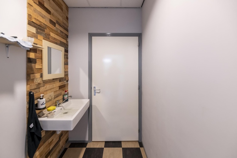 BedrijfsruimteaanHulsenboschstraat 7 d<br/> inWerkendam BedrijfsruimteaanHulsenboschstraat 7 d<br/> inWerkendam