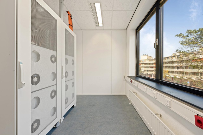 KantoorruimteaanStationsplein 4<br/> inZwijndrecht KantoorruimteaanStationsplein 4<br/> inZwijndrecht