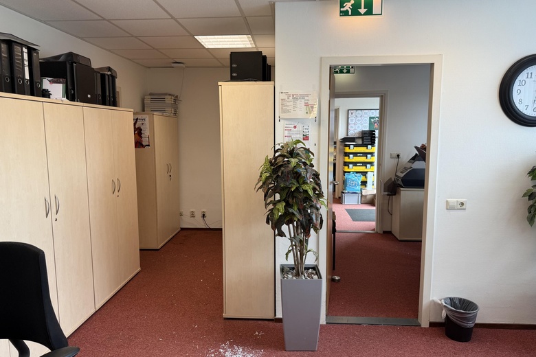 BedrijfsruimteaanZeemanstraat 71 - 73<br/> inBarendrecht BedrijfsruimteaanZeemanstraat 71 - 73<br/> inBarendrecht
