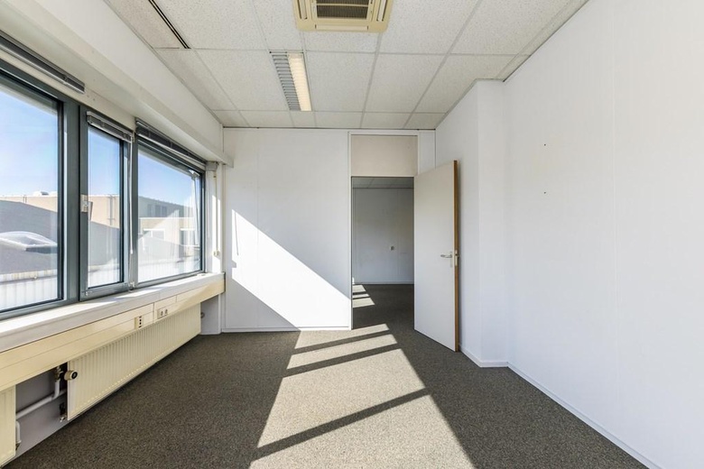 KantoorruimteaanMozartlaan 3<br/> inMaassluis KantoorruimteaanMozartlaan 3<br/> inMaassluis