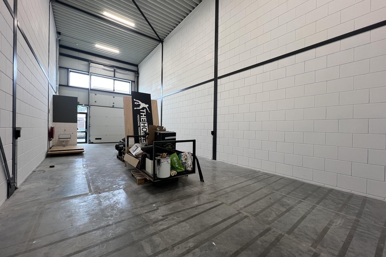 BedrijfsruimteaanReedijk 8 - 11<br/> inHeinenoord