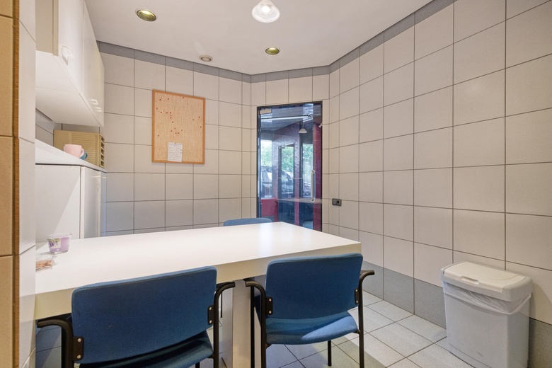 BedrijfsruimteaanPieter Zeemanweg 97<br/> inDordrecht BedrijfsruimteaanPieter Zeemanweg 97<br/> inDordrecht