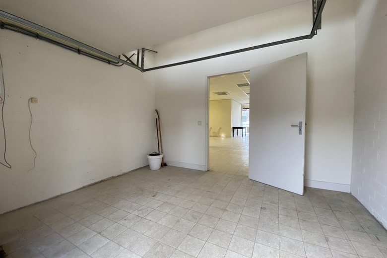 WinkelruimteaanMarktplein 12<br/> inGeulle WinkelruimteaanMarktplein 12<br/> inGeulle